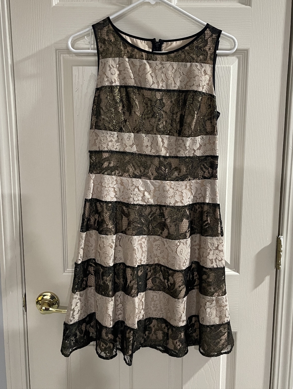 NWT Jessica Simpson Classic Black Cream Striped Lace Sleeveless Midi Dress SZ 4